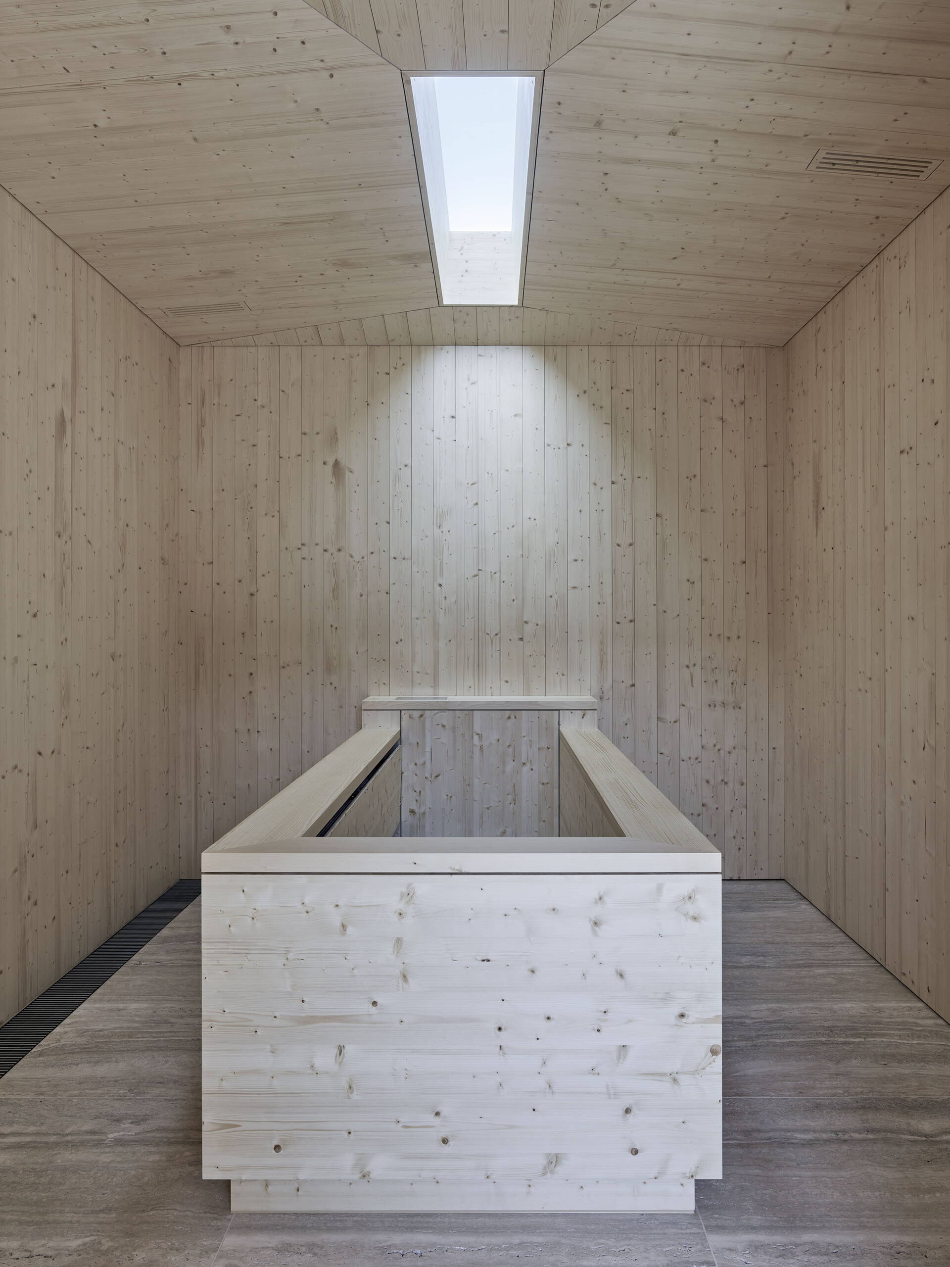 kusterfrey_albi_nussbaumer_abdankungshalle_24.03.2026_0198.jpg kusterfrey_albi_nussbaumer_abdankungshalle_24.03.2026_0198.jpg